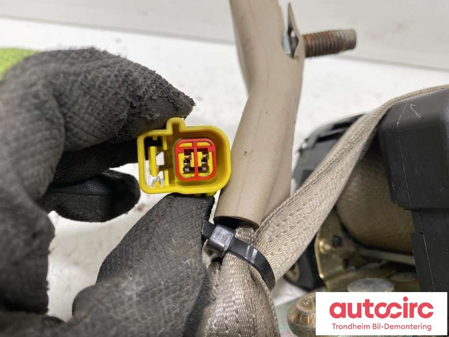 Sikkerhetsbelte foran høyre til Ford Excursion 2000-2003 (YC3Z78611B08AAA|)