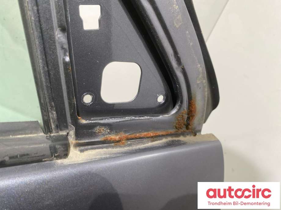 Dør høyre foran til Toyota Land Cruiser 120 2002-2009  (..|6700160540|)