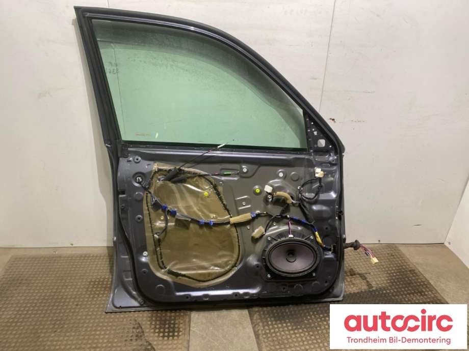 Dør venstre foran til Toyota Land Cruiser 120 2002-2009 (..|6700260540|)