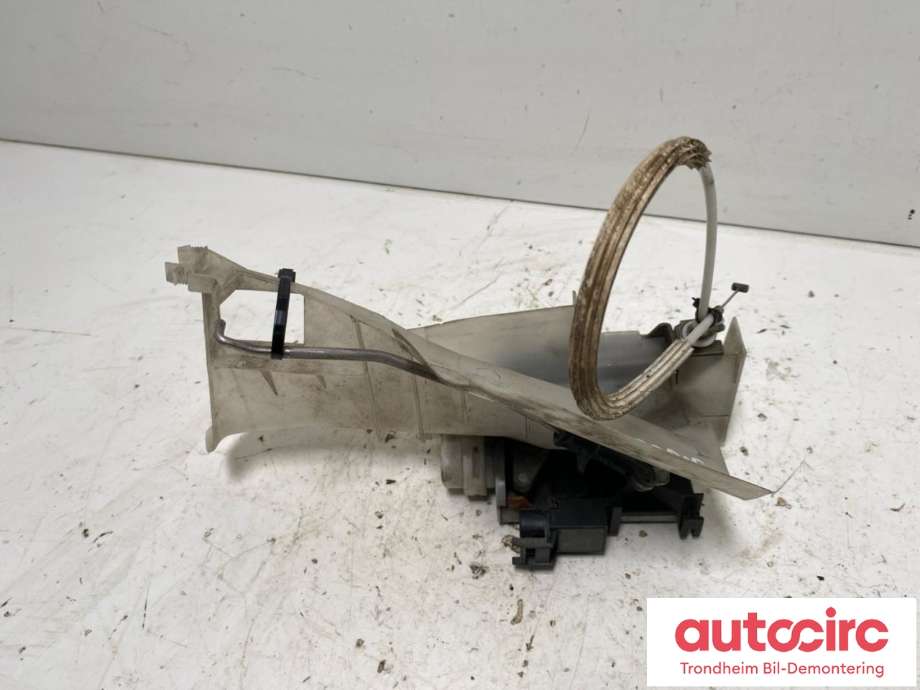 Låsekasse høyre foran til Audi S8 1996-2002  (AUDI|4D1837016D|)