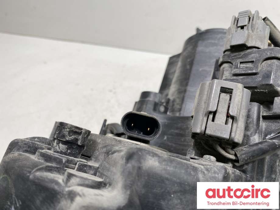 Frontlykt høyre xenon til Mazda 5 2005-2010 (Type I)  (STANLEY|CD9351031E|)