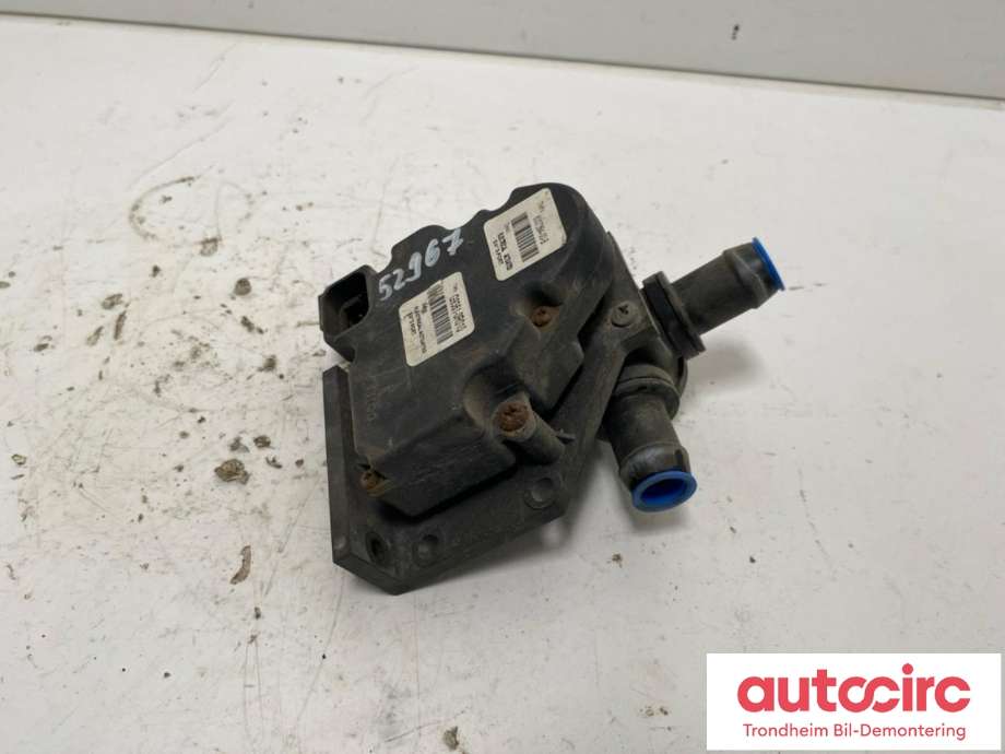 Ventil vann til Tesla Model S 2013-2016 (Fase 1)  (...|6007384-00-B|6007384-00-F|6007384-00-A| 6007384-00-B| 6007384-00-C| 6007384-00-E| 6007384-50-E)