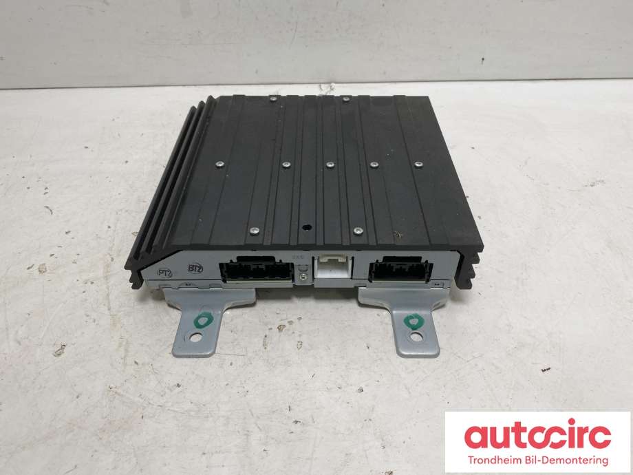 Bilstereo forsterker til Mitsubishi Outlander 2012-2015 (Type III, Fase 1)  (8701A409|)