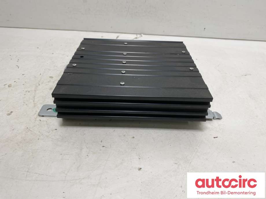 Bilstereo forsterker til Mitsubishi Outlander 2012-2015 (Type III, Fase 1)  (8701A409|)