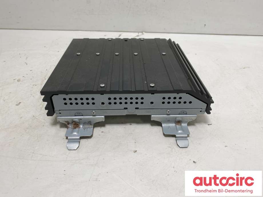 Bilstereo forsterker til Mitsubishi Outlander 2012-2015 (Type III, Fase 1)  (8701A409|)