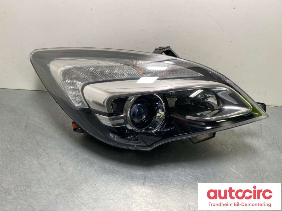 Frontlykt høyre halogen til Opel Meriva B, 2010-2017 (13372334)