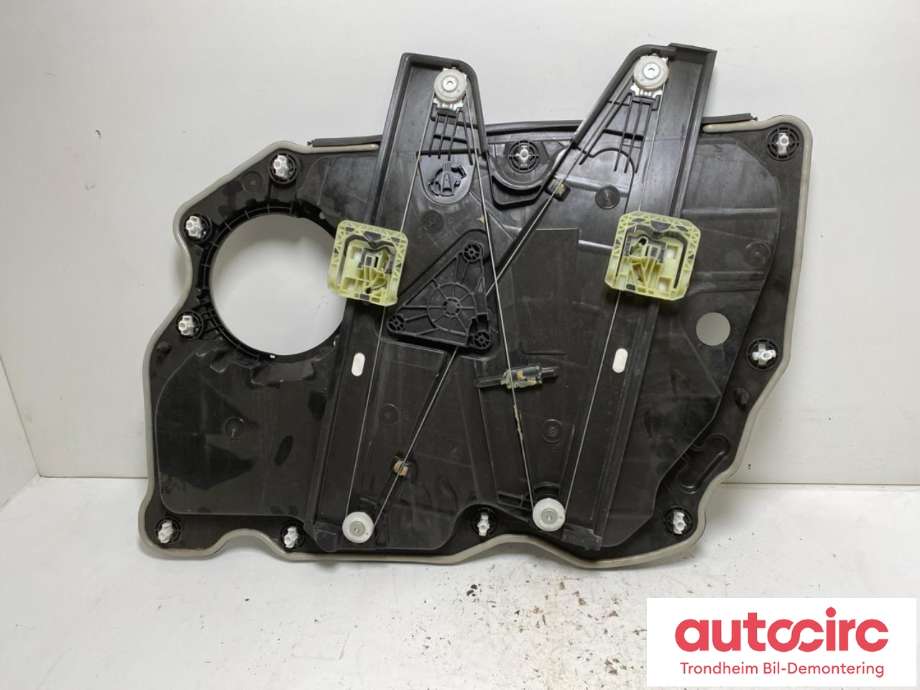Ruteheis venstre foran til Ford Mustang Mach-e 2020-->>  (..|2706857|LJ8B-R23209-BF|2707623| LJ8B-R23201-BF)