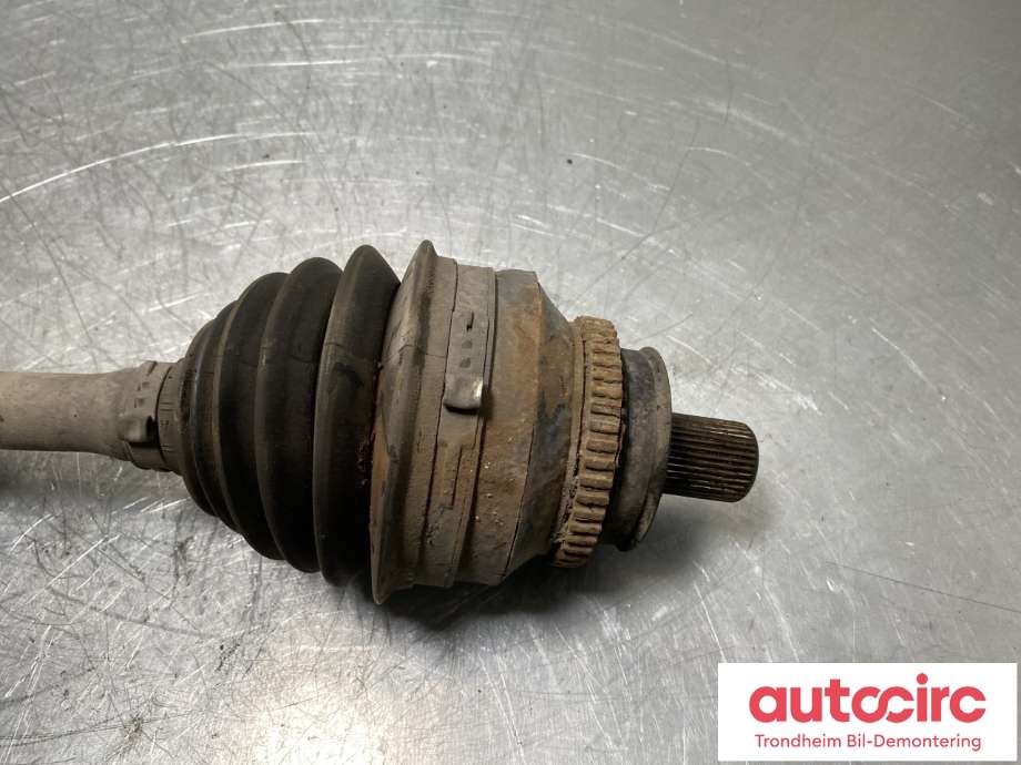 Drivaksel høyre foran, bensin/automat til Volvo S60 2000-2004 (Type I, Fase 1)  (8252046|8689211|)