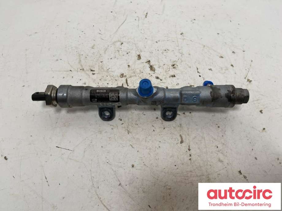 Dyseskinne (fuelrail) til Peugeot 3008 2016-->> (Type II)  (BOSCH|9821399680|0445214362|)