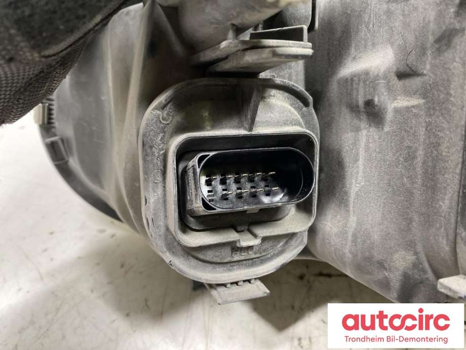 Frontlykt høyre halogen til VW Golf IV 1998-2003 (1J1 941 018 B|C 1J1 941 018 F|C 1J1 941 018 Q)