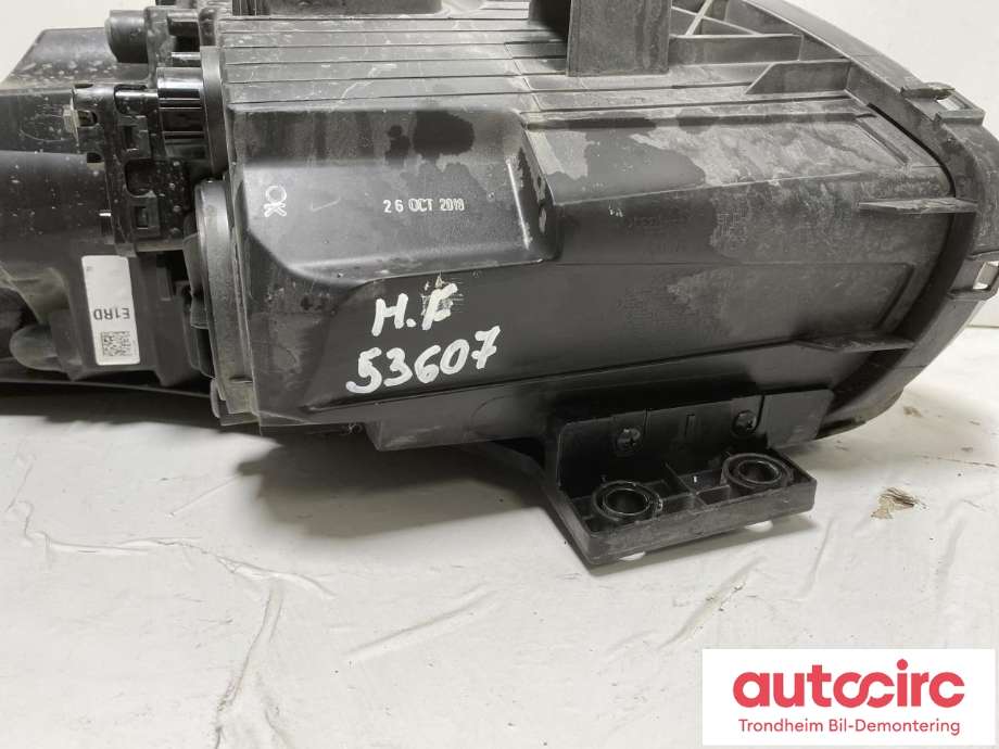 Frontlykt høyre halogen til Kia Soul 2014-2019 (Type II) (92102E40101D|)