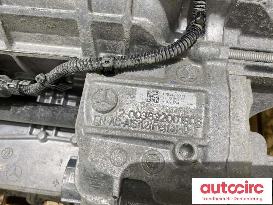Motor elbil bak til Mercedes EQA 2021-->> (A2433408802|)