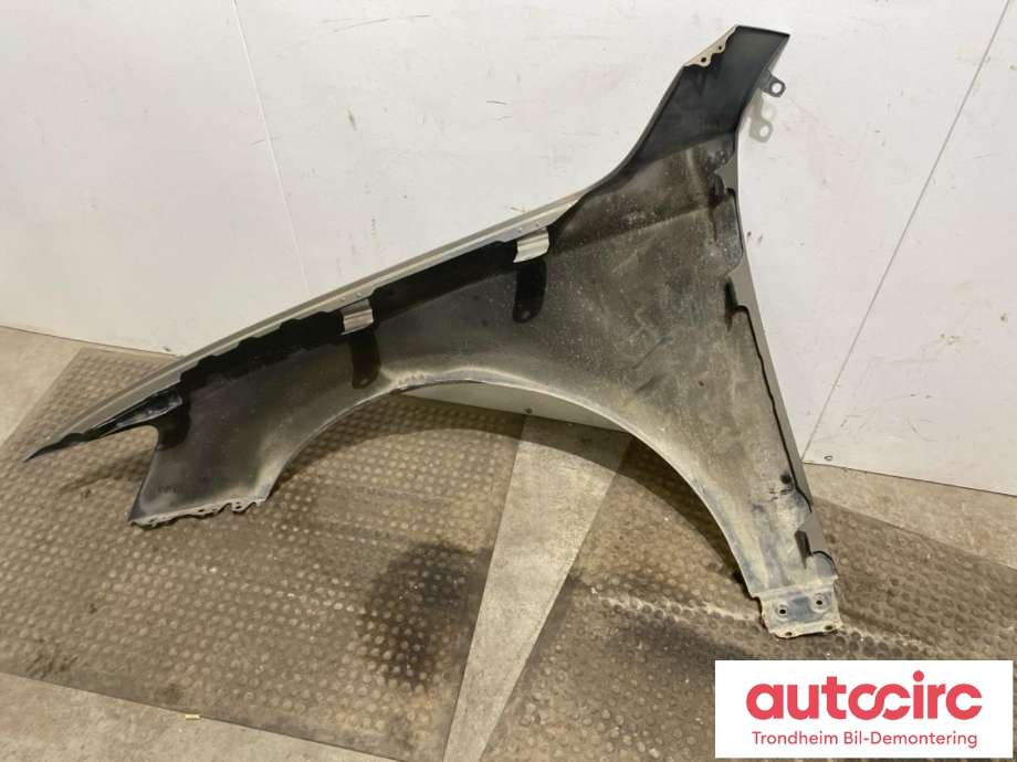 Skjerm høyre foran til Audi Q5 2008-2012 (Type I, Fase 1)  (8R0 821 106|)