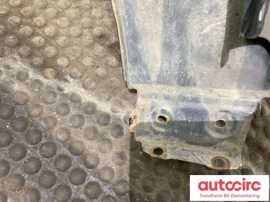 Skjerm høyre foran til Audi Q5 2008-2012 (Type I, Fase 1)  (8R0 821 106|)