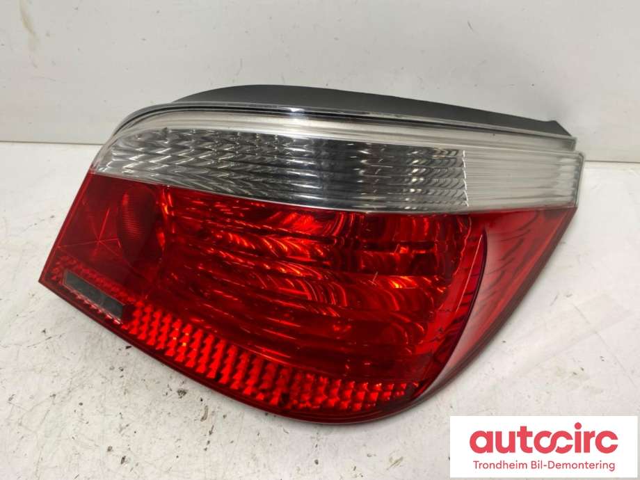 Baklykt høyre til BMW 5-Serie, 2003-2010 (E60/E61) (E60/E61) (HELLA|63217165738)