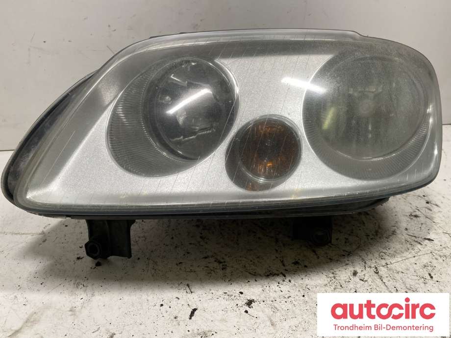 Frontlykt venstre halogen til VW Caddy 2004-2010 (Type III, Fase 1) (2K0 941 005 D|)