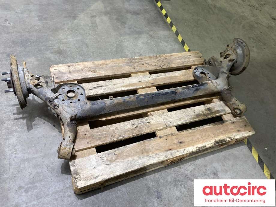 Bakaksel til Toyota Urban Cruiser 2009-2014  (4211052341|4211052431|)