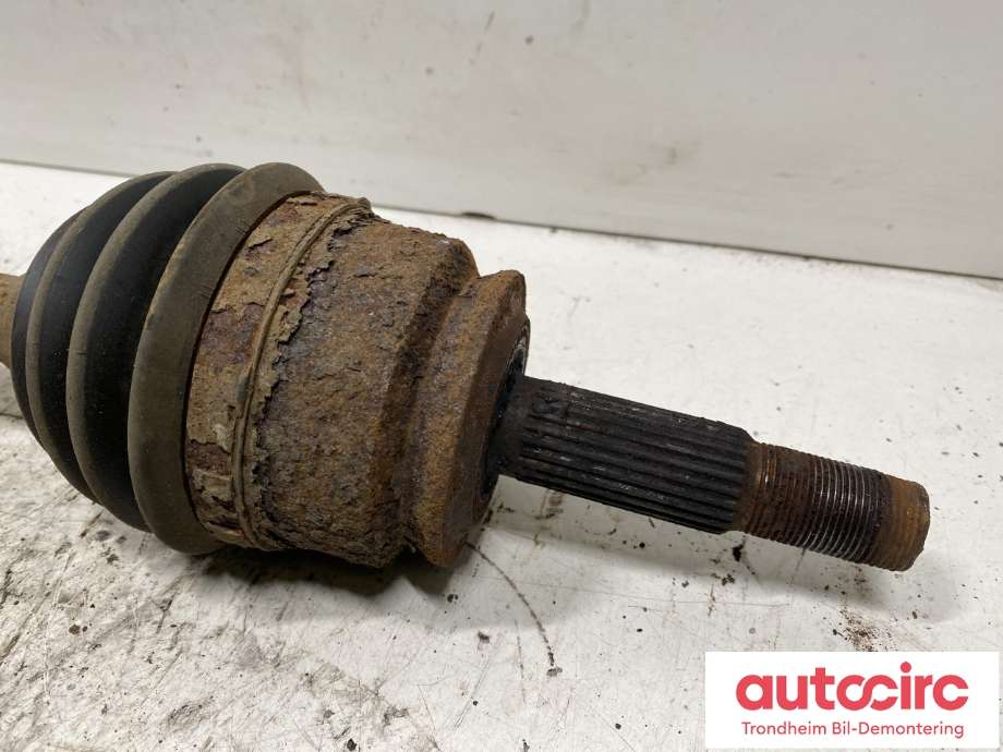 Drivaksel venstre foran, diesel/manuell til Smart Forfour 2004-2007 (Type I) (W454) (W454) (A 454 330 15 01|)