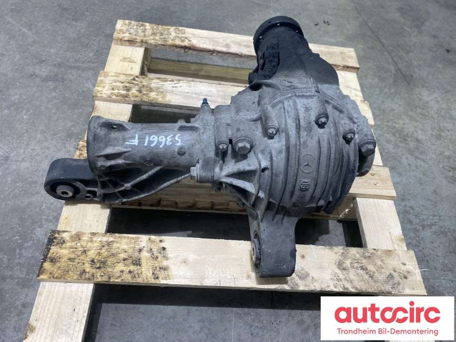Kardang klokke foran til Mercedes ML 2005-2011 (W164) (W164) (A 164 330 21 02|)