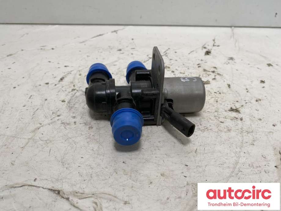 Ventil vann til Volvo XC40 2018-2024  (31684222|)
