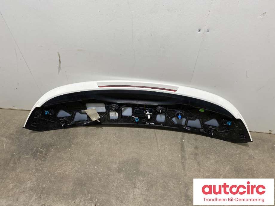 Spoiler bakluke til Mercedes EQC 2019-->>  (A2937900400|)