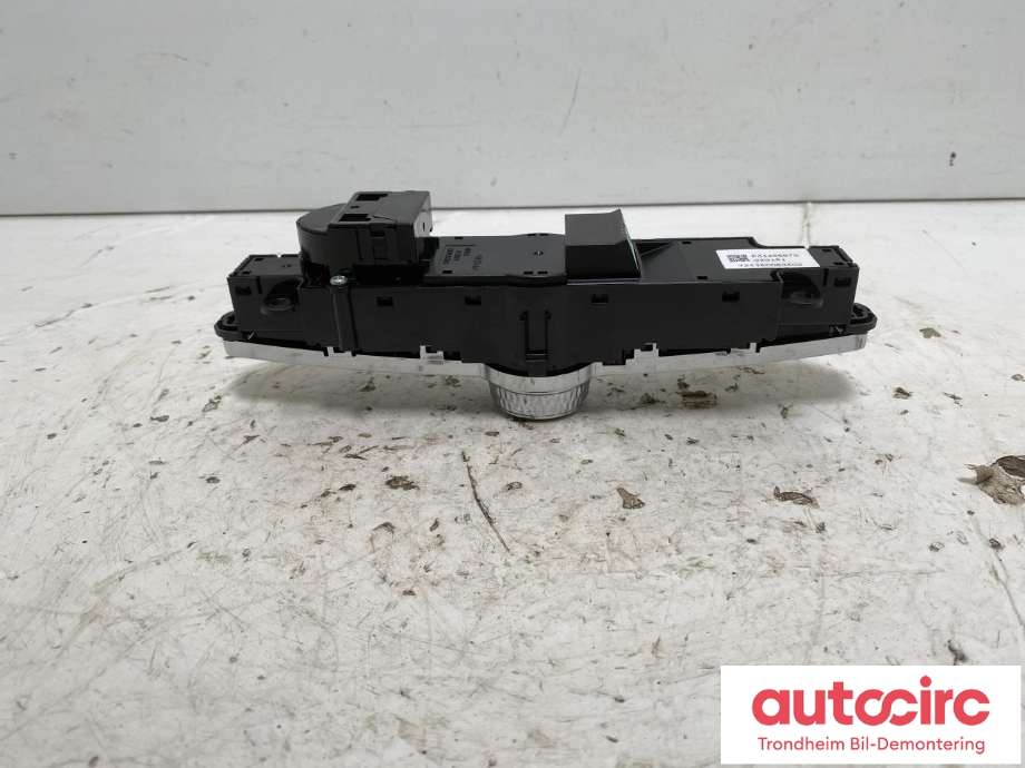 Bilstereo navigasjon betjeningspanel til Volvo XC40 2018-2024  (31456673|)