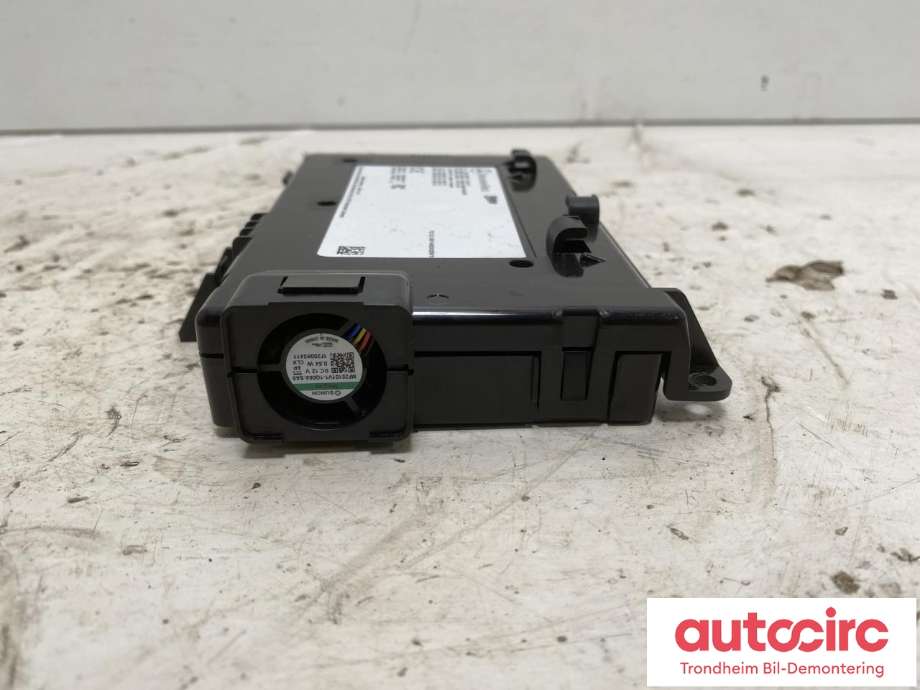 Dashbord trådløs mobillader til Mercedes EQC 2019-->> (VALEO|A2059008143|A 205 900 66 49|)