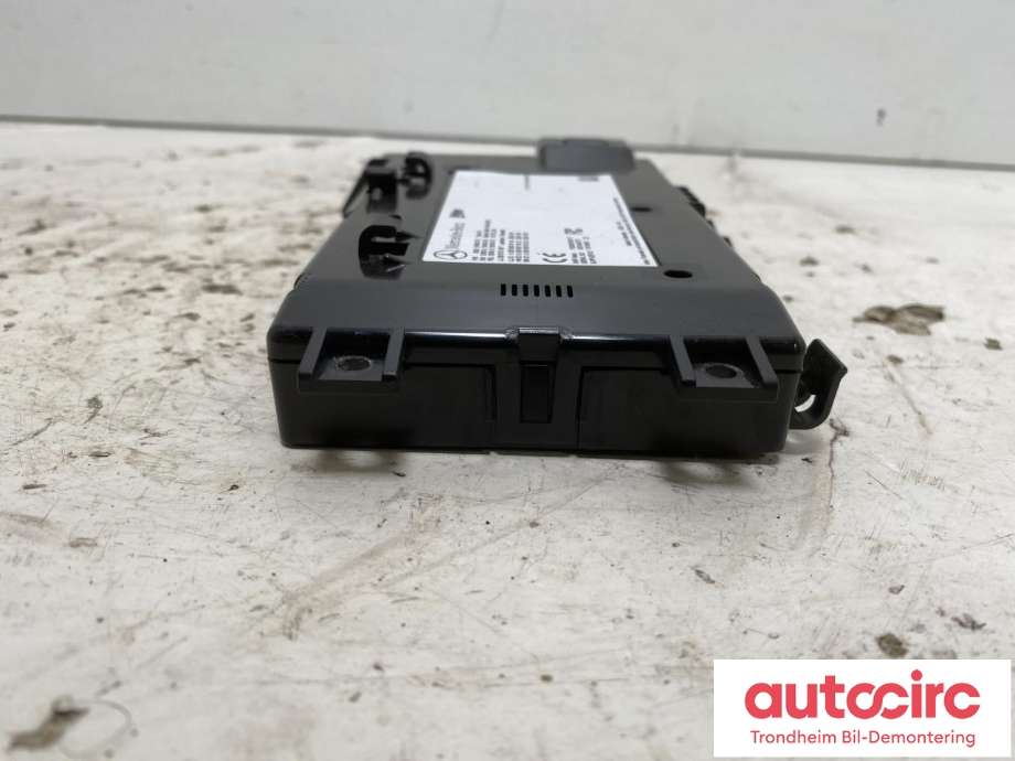 Dashbord trådløs mobillader til Mercedes EQC 2019-->> (VALEO|A2059008143|A 205 900 66 49|)