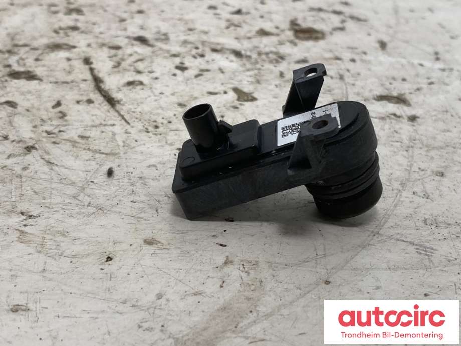 Parkeringskamera bak til Tesla Model 3 2018-2023 (Fase 1) (1095949-00-E|1095949-00-D|1095949-65-D| 1095949-66-D| 1848057-00-A)