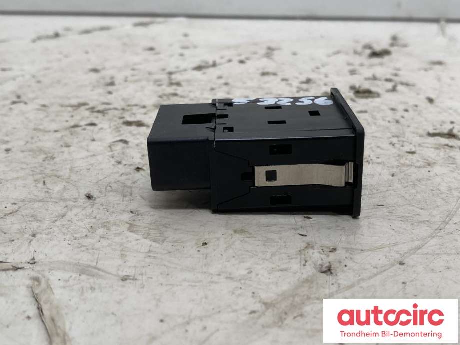 Bryter diverse til VW ID.7 2023-->> (5Q0919237|)