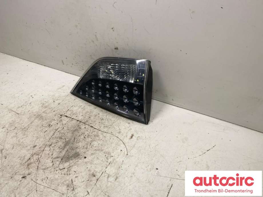 Baklykt venstre indre til Mitsubishi Outlander 2007-2010 (Type II, Fase 1)  (8331A005|)