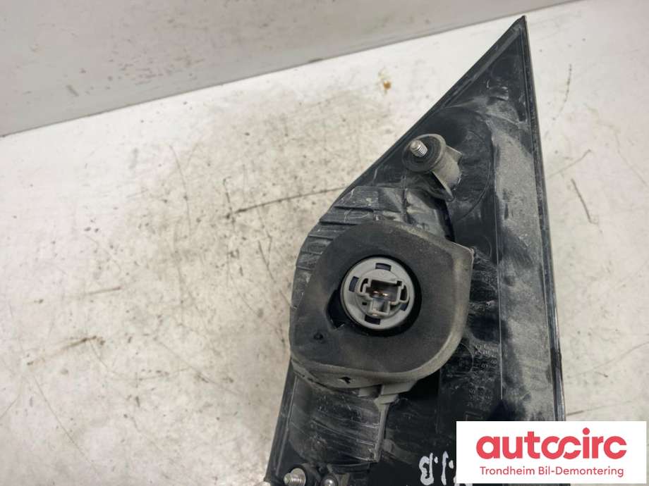 Baklykt venstre indre til Mitsubishi Outlander 2007-2010 (Type II, Fase 1)  (8331A005|)