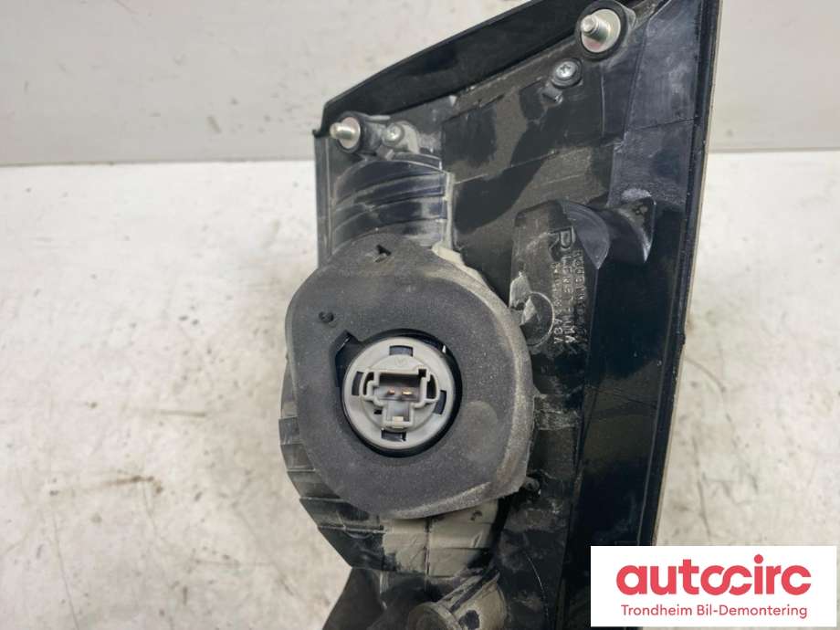 Baklykt høyre indre til Mitsubishi Outlander 2007-2010 (Type II, Fase 1)  (8331A006|)