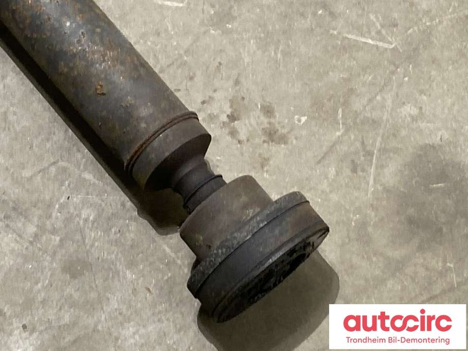 Mellomaksel til Audi S8 1996-2002  (4D0 521 101 N|)