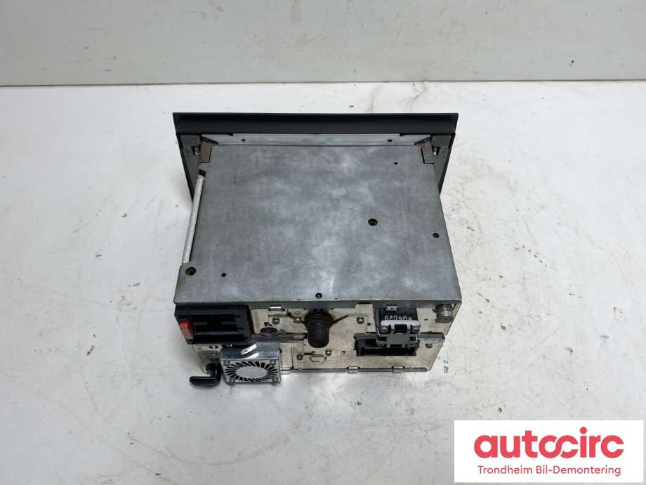 Bilstereo navigasjon til Audi S8 1996-2002 (4D0035192E|4D0035192EX|)
