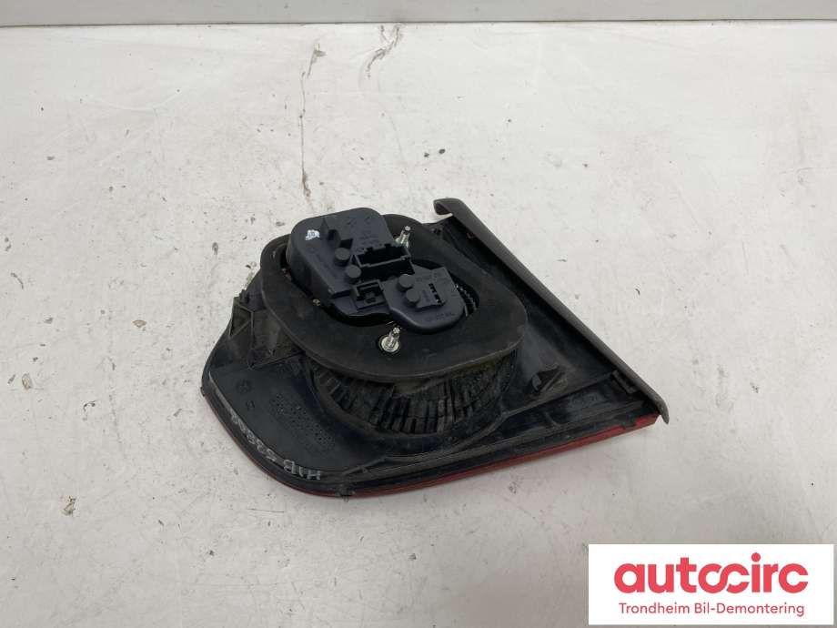 Baklykt høyre indre til VW Golf VI 2008-2012  (5K0945094AA|)