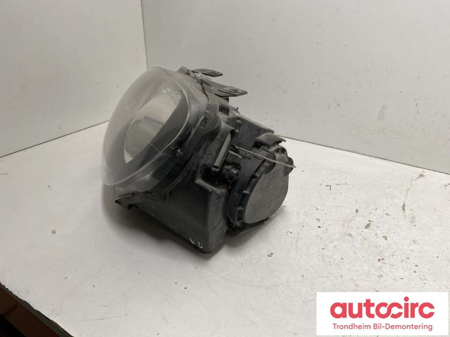 Frontlykt venstre halogen til VW Golf VI 2008-2012  (VALEO|5K1941005M|5K1941005S|)