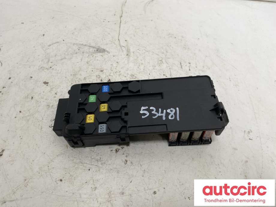 Sikringsboks til Mercedes ML 2005-2011 (W164) (W164) (FRONT|A1645450201|A 164 545 02 01|)