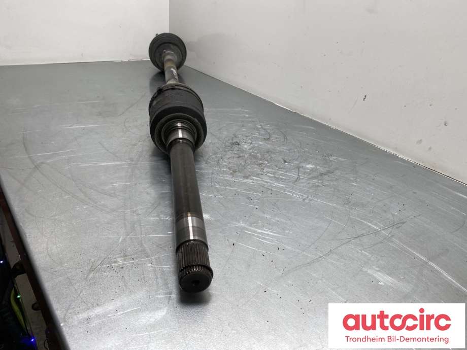 Drivaksel høyre foran, diesel/automat til Mercedes ML 2005-2011 (W164) (W164) (A1643301901|)
