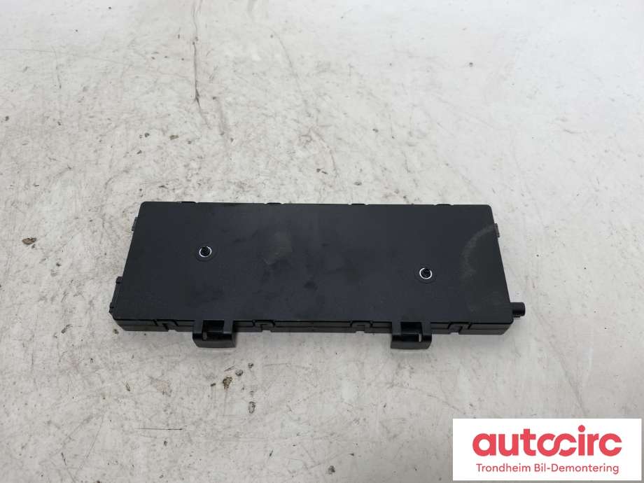 Antenne forsterker til BMW X3 2010-2017 (F25) (F25) (9227771|65209276060|)