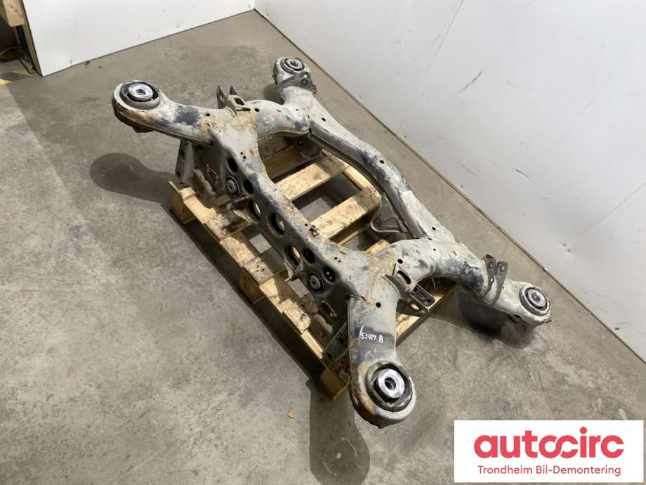 Travers bak til Mercedes ML 2005-2011 (W164) (W164) (A 164 350 01 32|)