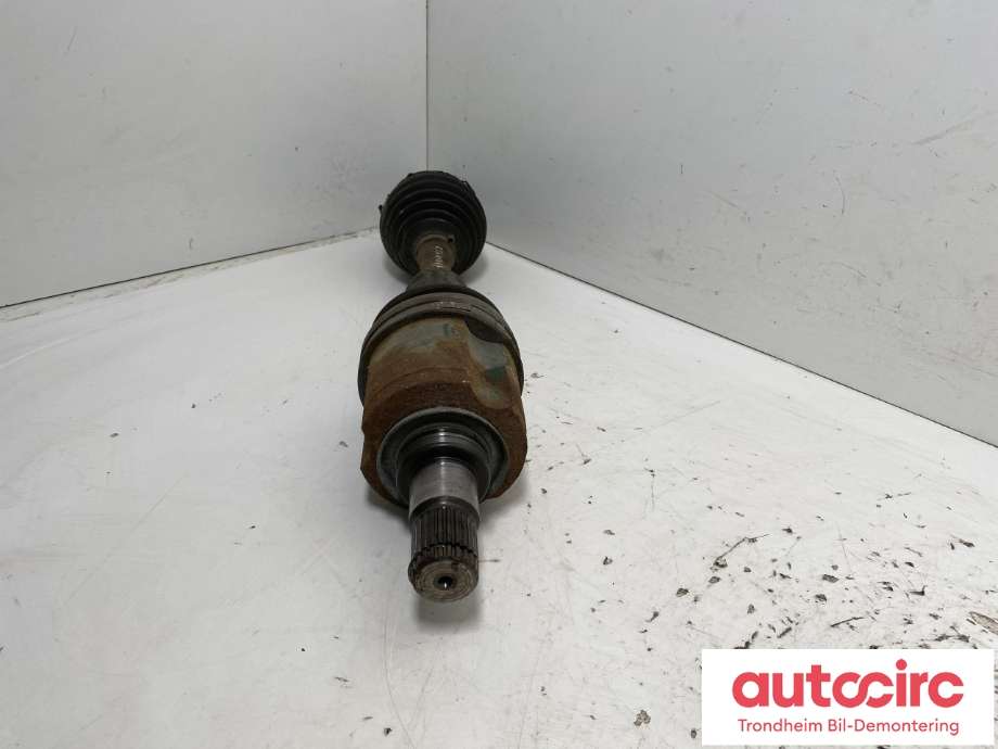 Drivaksel venstre foran, diesel/manuell til Mitsubishi Outlander 2007-2010 (Type II, Fase 1)  (3815A075|)