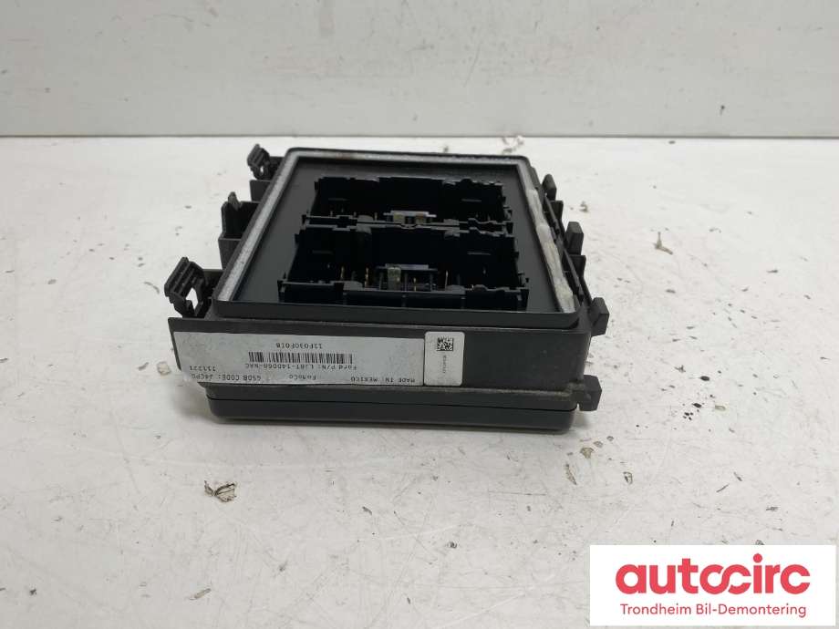 Sikringsboks motorrom til Ford Mustang Mach-e 2020-->>  (LJ8T-14D068-NAC|2615830|)