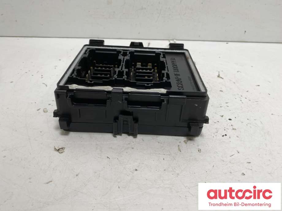 Sikringsboks motorrom til Ford Mustang Mach-e 2020-->>  (LJ8T-14D068-NAC|2615830|)