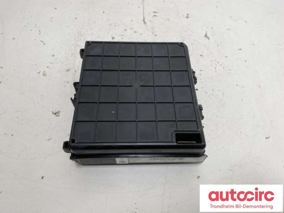 Sikringsboks motorrom til Ford Mustang Mach-e 2020-->>  (LJ8T-14D068-NAC|2615830|)