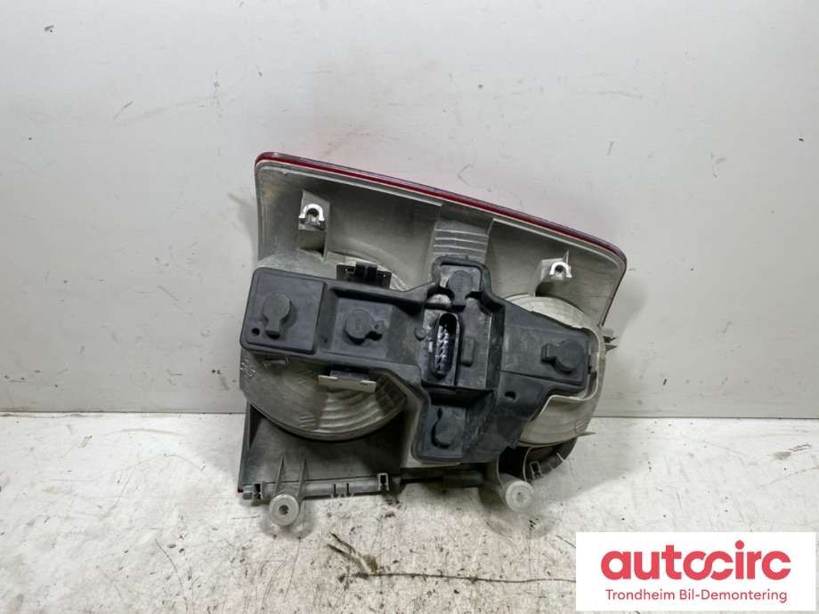 Baklykt høyre til VW Touran 2007-2010 (Type I, Fase 2)  (1T0 945 096 N|)