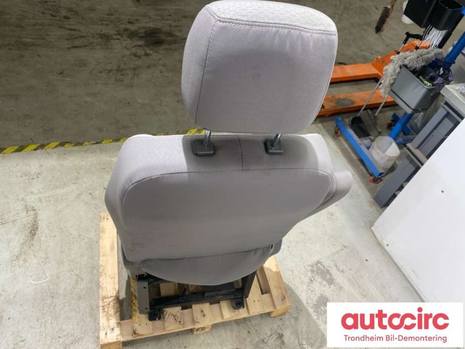 Sete foran venstre til Maxus EV80 2019-->>  (BEIGE|NO PARTS ID|)