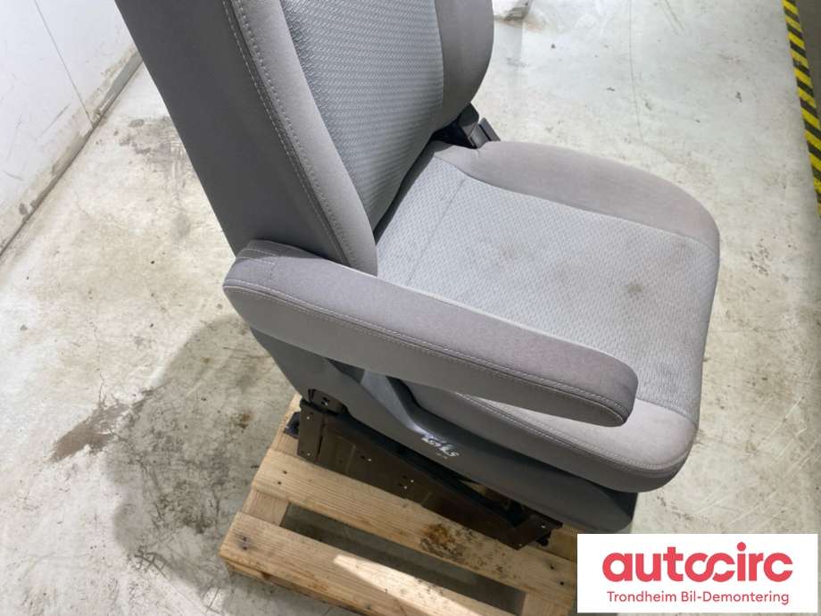 Sete foran venstre til Maxus EV80 2019-->>  (BEIGE|NO PARTS ID|)