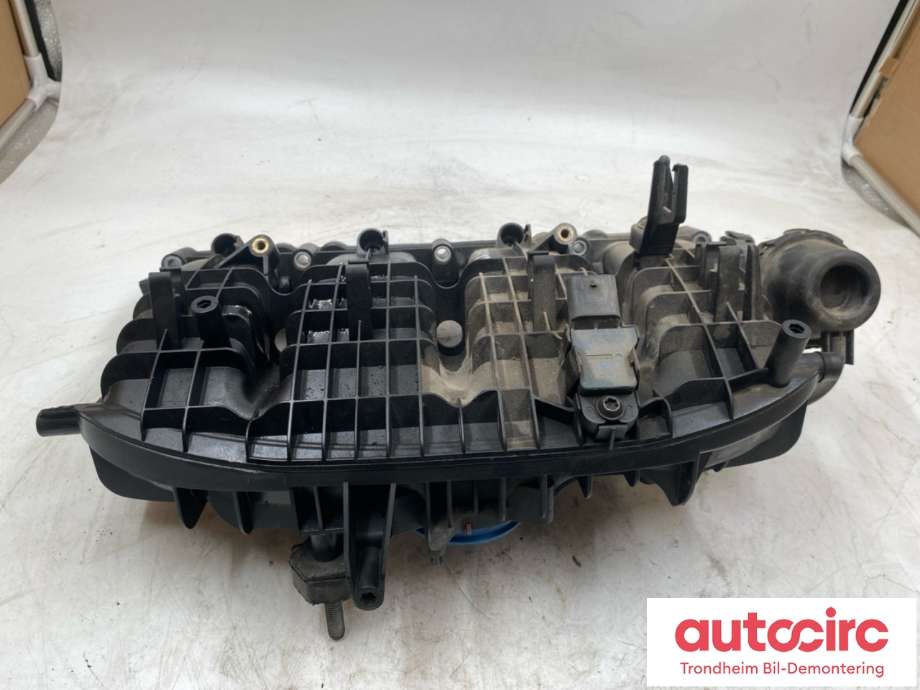 Manifold innsug til VW Golf VII 2017-2020 (Fase 2)  (06L133201AH|06L133201GA|)
