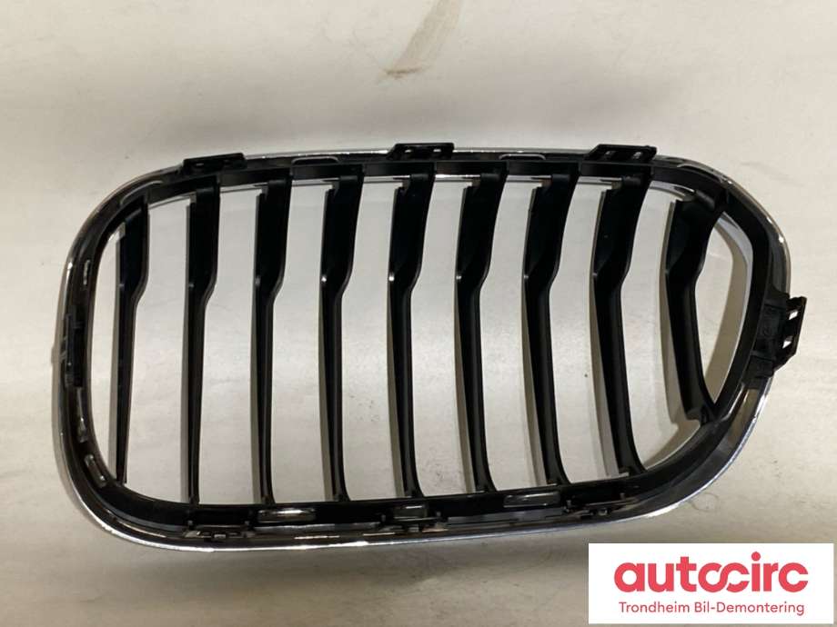 Grill høyre til BMW 1-Serie 2015-2019 (Fase 2) (F20/F21) (F20/F21) (51137371686|)